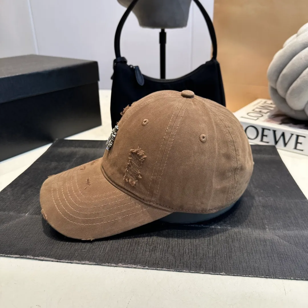 P50 Chrome Hearts 💓Early spring Korean style fashion retro distressed hole hat worn design versatile baseball cap peaked cap